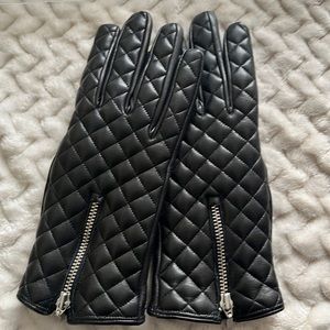 women’s quilted black gloves